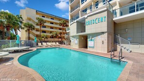 Outdoor pool, a heated pool - Exceptional Beachfront condo on Crescent Beach (Siesta key)