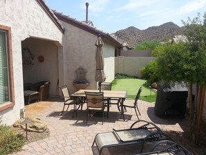 Outdoor dining - Northwest Phoenix - Gated Community, Safe and Secure (Peoria)