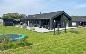 Exterior - 4 bedroom lovely home in Haderslev (Haderslev)
