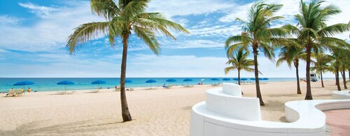 Ultimate Beach House. # 1 5-kerroksinen 6 makuuhuoneen rantatalo. Askeleen päässä hiekalta