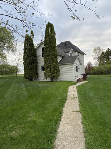  Yksityinen, rentouttava, 2 tarinan maalaiskoti