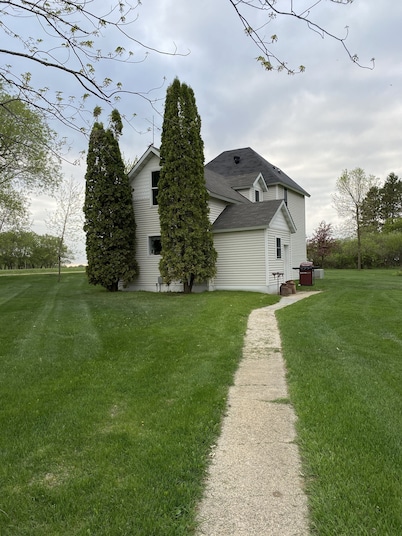 Quiet Countryside Views, Offering Unique Farm Life Experience
