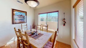 Dining - Rim Cove - O2, Stunning Views (Moab)
