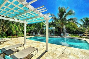 Piscine extérieure, piscine chauffée