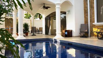 Alberca al aire libre