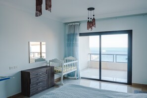 2 chambres, fer et planche à repasser, accès Internet, draps fournis