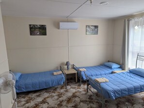 2 bedrooms, iron/ironing board, free WiFi, bed sheets