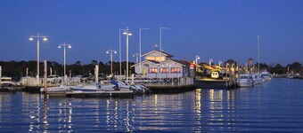 Arcachon bassenghytte nær havnen