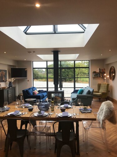 Luxury Holiday Home with Hot Tub, Pet & Family friendly in the Yorkshire Dales