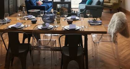 Luxury Holiday Home with Hot Tub, Pet & Family friendly in the Yorkshire Dales