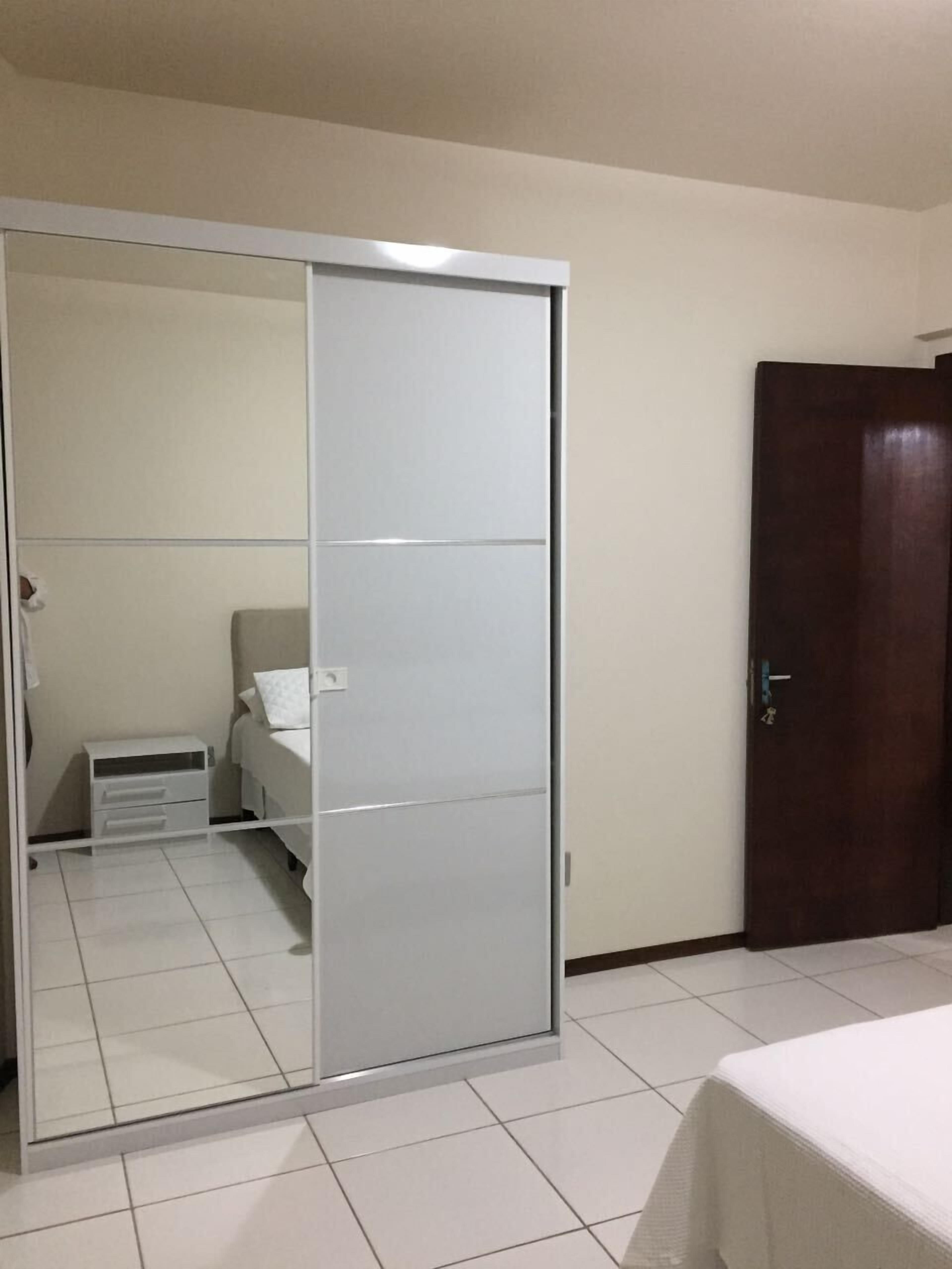 Apartamento exclusivo, várias camas, acessível | Comodidades do quarto