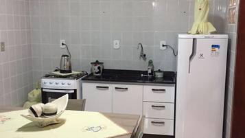 Departamento exclusivo, varias camas, con acceso para personas discapacitadas | Cocina privada | Refrigerador, microondas, horno y parrilla de estufa