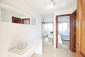 1 slaapkamer, een strijkplank/strijkijzer, gratis wifi, beddengoed