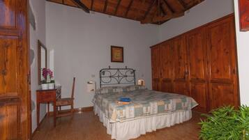 1 bedroom, travel crib, free WiFi, bed sheets