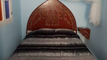 3 slaapkamers, een strijkplank/strijkijzer, internet, beddengoed