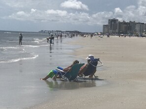 Beach nearby, sun loungers, beach towels