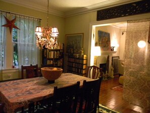 Dining - Beautiful & Large Bedroom  in B&B in Exquiste  Tropical  Home- Centrally located (Miami)