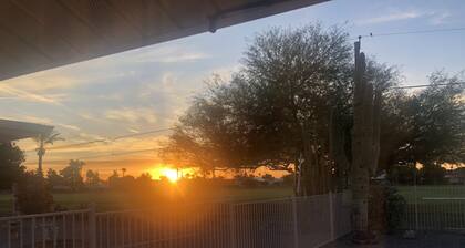 Maravillosa vista al golf! Casa de campo de golf, a 2 cuadras del centro recreativo Fairway.