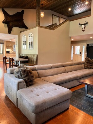 المنشأة من الداخل