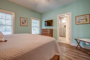 5 bedrooms, iron/ironing board, free WiFi, bed sheets
