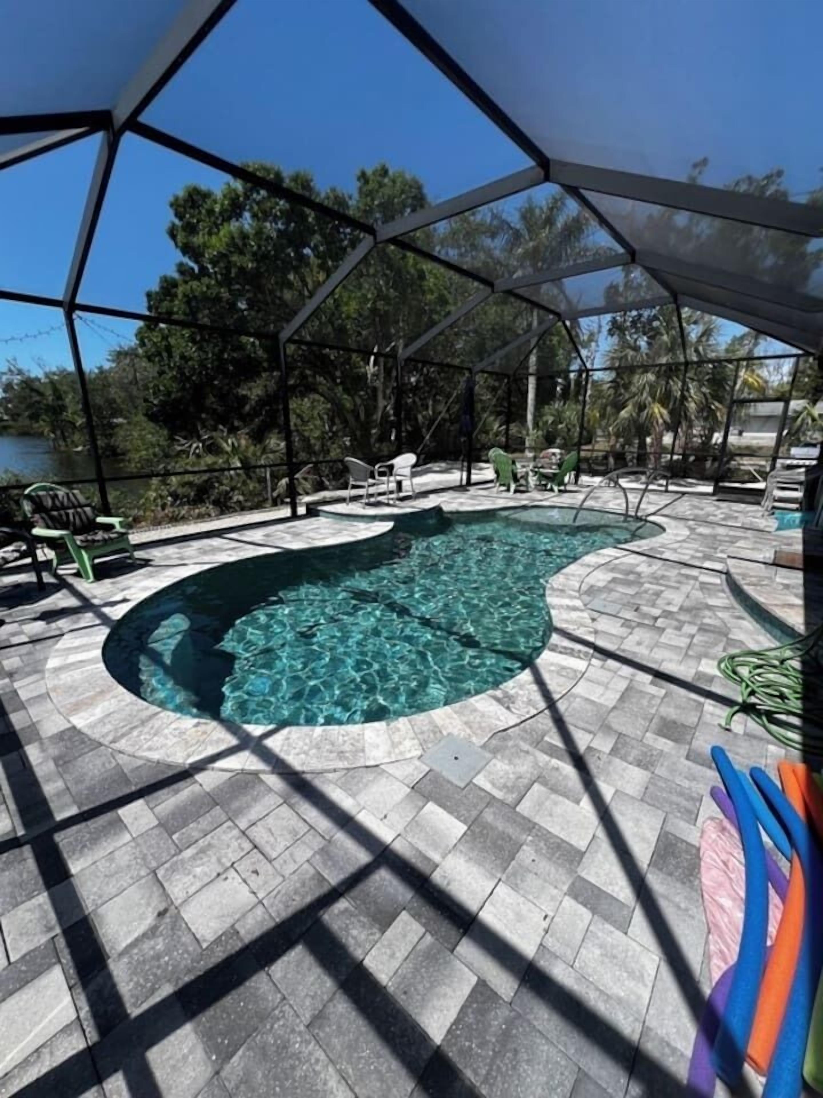 Piscina all'aperto, una piscina riscaldata