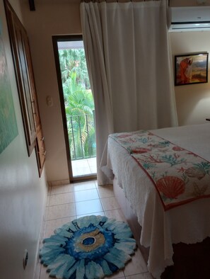 2 bedrooms, iron/ironing board, free WiFi, bed sheets - Across from Coco Beach! (Playas del Coco)
