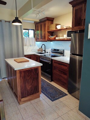 Fridge, microwave, oven, stovetop - Across from Coco Beach! (Playas del Coco)