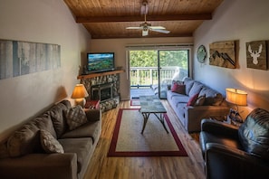 Smart TV, fireplace
