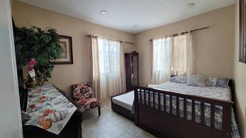 4 dormitorios, tabla de planchar con plancha, wifi gratis y ropa de cama