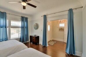 3 makuuhuonetta, silitysrauta/-lauta, ilmainen Wi-Fi, vuodevaatteet