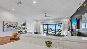 Interior - Palms A1: Best Prices to Be Ground Level Directly  on the Beach  (Santa Rosa Beach)