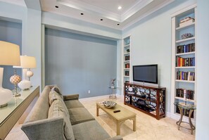 Smart TV, books, stereo