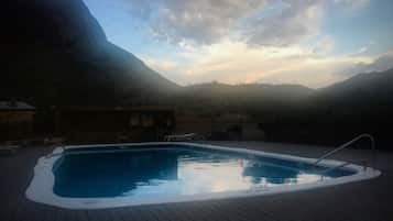 Piscina all'aperto