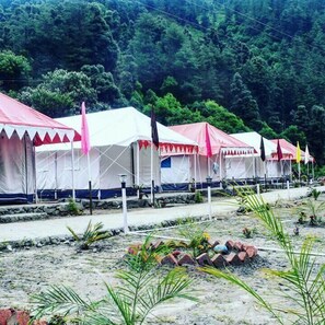 Exterior - Kumbh Mela Cottage Accomodation (Karchana)