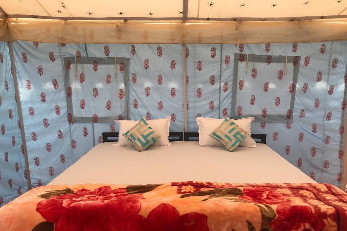 Cottage, 2 Twin Beds, Non Smoking | 1 bedroom, in-room safe