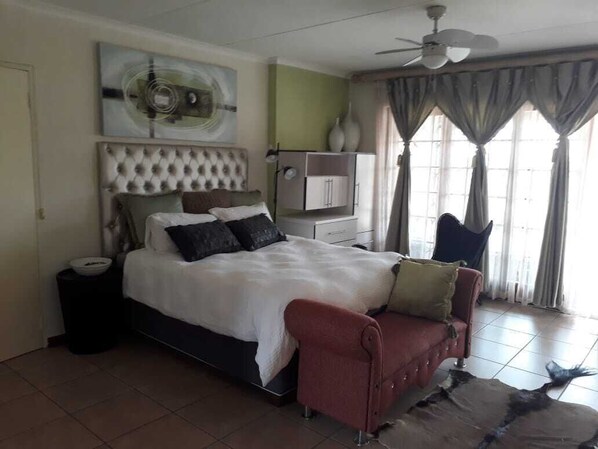 3 bedrooms, iron/ironing board, bed sheets