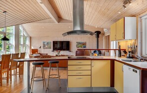 Frigorifero, piano cottura, lavastoviglie, macchina per tè/caffè