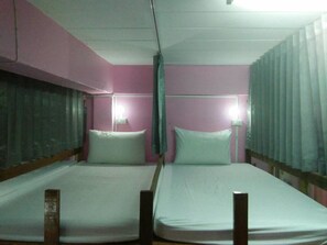 Mixed Dormitory Room | Free WiFi - Lucky Homestay - Hostel (Ko Pha-ngan)