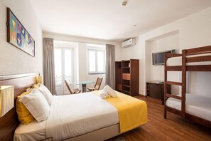 Coffres-forts dans les chambres, Wi-Fi gratuit, draps fournis