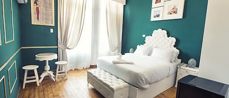 Habitación Elite doble, vistas a la ciudad (Isis Goddess) | Minibar, decoración individual, mobiliario individual y cortinas opacas