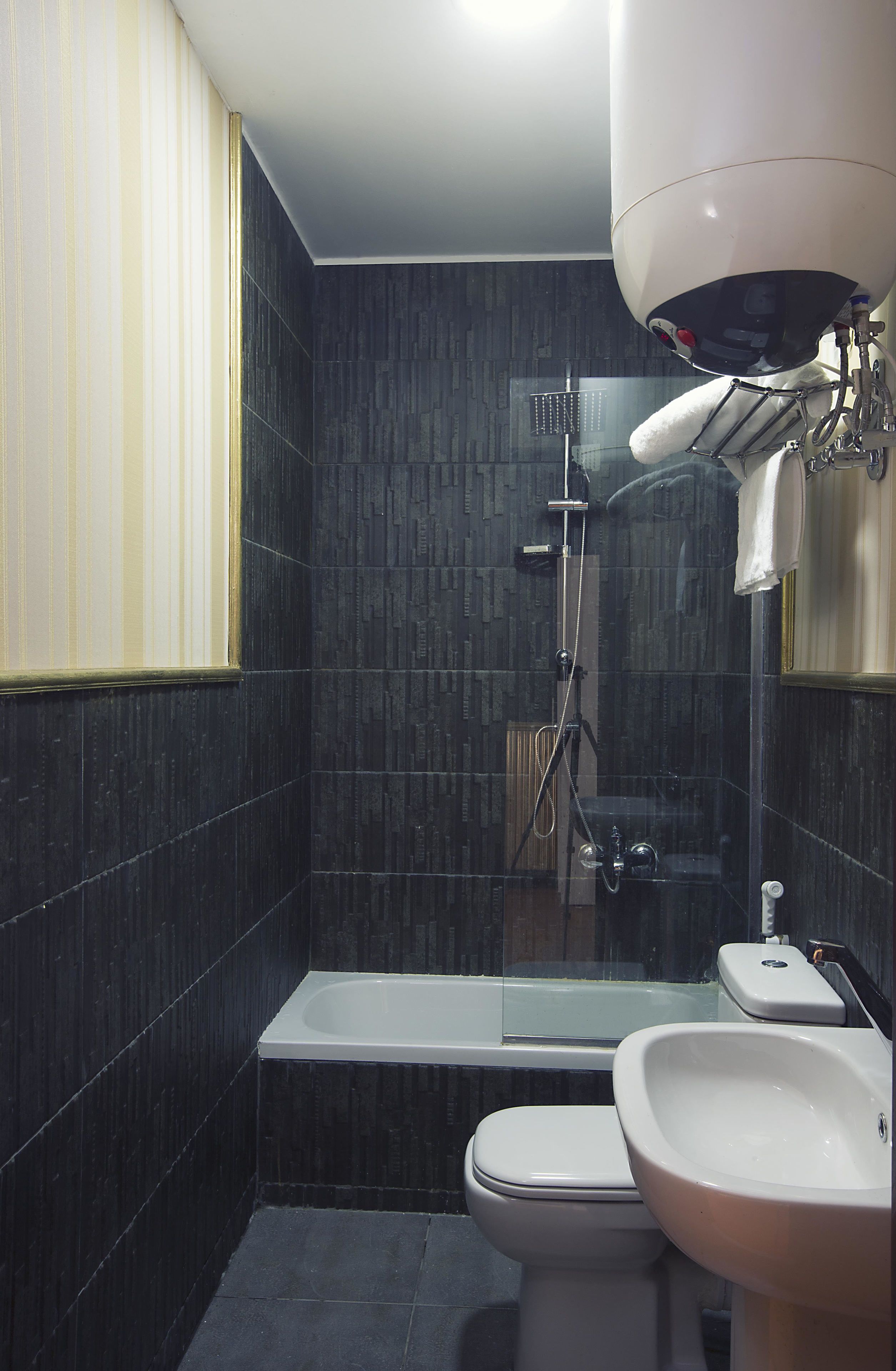 exclusive double room, city view (anubis) | bathroom | free toiletries, slippers, towels