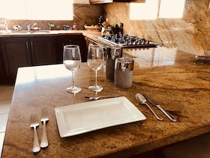 Design House, 2 Bedrooms, Non Smoking | Private kitchen | Full-size fridge, microwave, oven, stovetop - Villa Lomas (San José del Cabo)