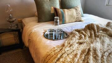 2 bedrooms, premium bedding, down duvets, free minibar items