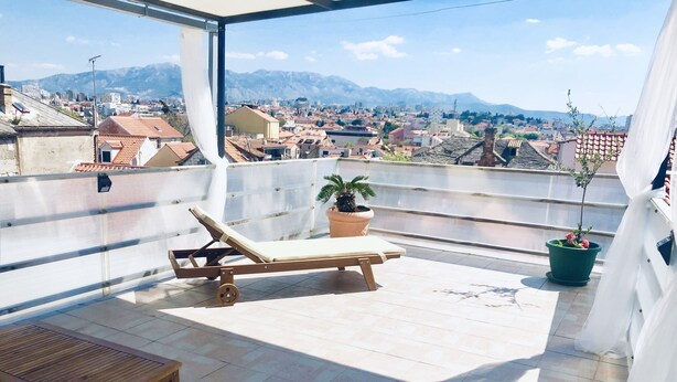 Unclassified image, 1 of 106, button - Apartments Mariani (Split)