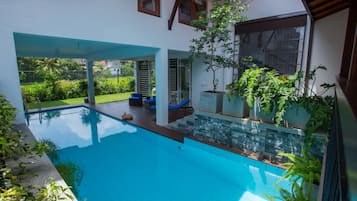 Hồ bơi trong nhà, hồ bơi ngoài trời