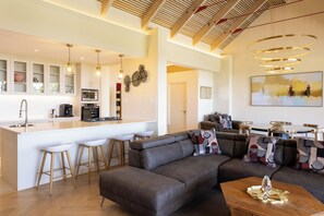 Presidential Villa | Coin séjour | TV connectée, Netflix