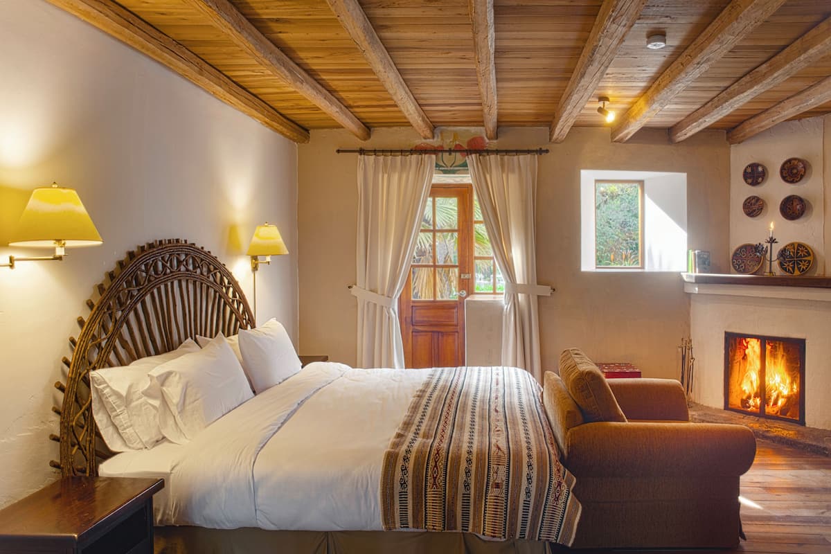 Deluxe Suite | 2 bedrooms, premium bedding, in-room safe, individually decorated