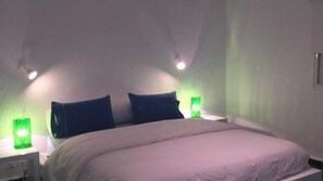 Family Villa, Non Smoking | Blackout drapes, iron/ironing board, free cribs/infant beds