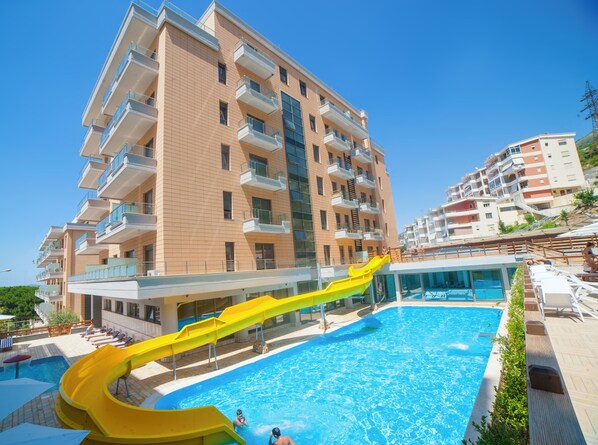 Indoor pool, seasonal outdoor pool, pool umbrellas, sun loungers - Diamond Hill (Vlorë)