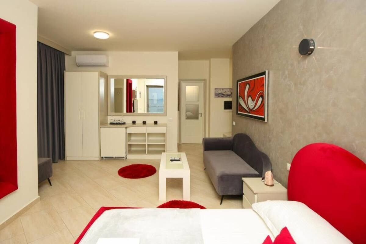 Chambre Supérieure | 1 chambre, minibar, coffres-forts dans les chambres, bureau